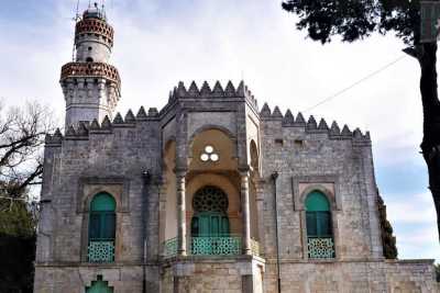 Fasano, nella Selva c'� il "Minareto": fiabesco edificio inutilizzato da decenni